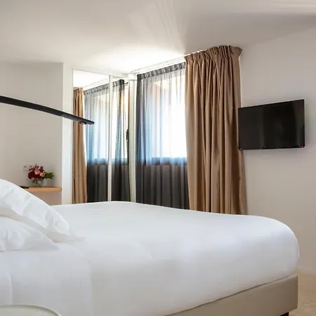 Hotel Alcyon 3*